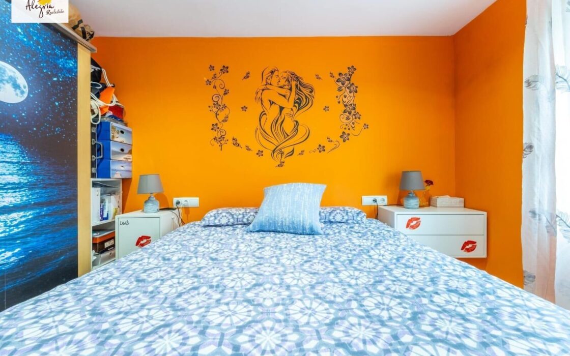 Затишна трикімнатна квартира в центрі Аліканте, 88 кв.м.