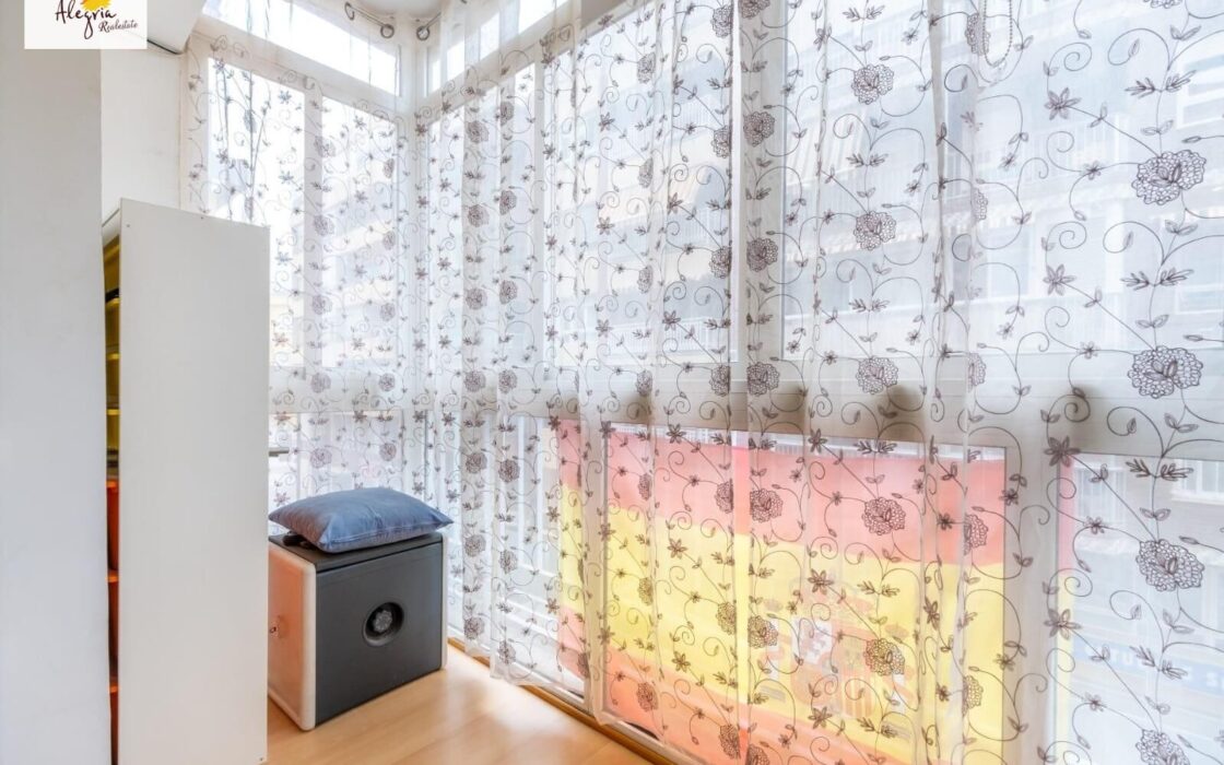 Затишна трикімнатна квартира в центрі Аліканте, 88 кв.м.