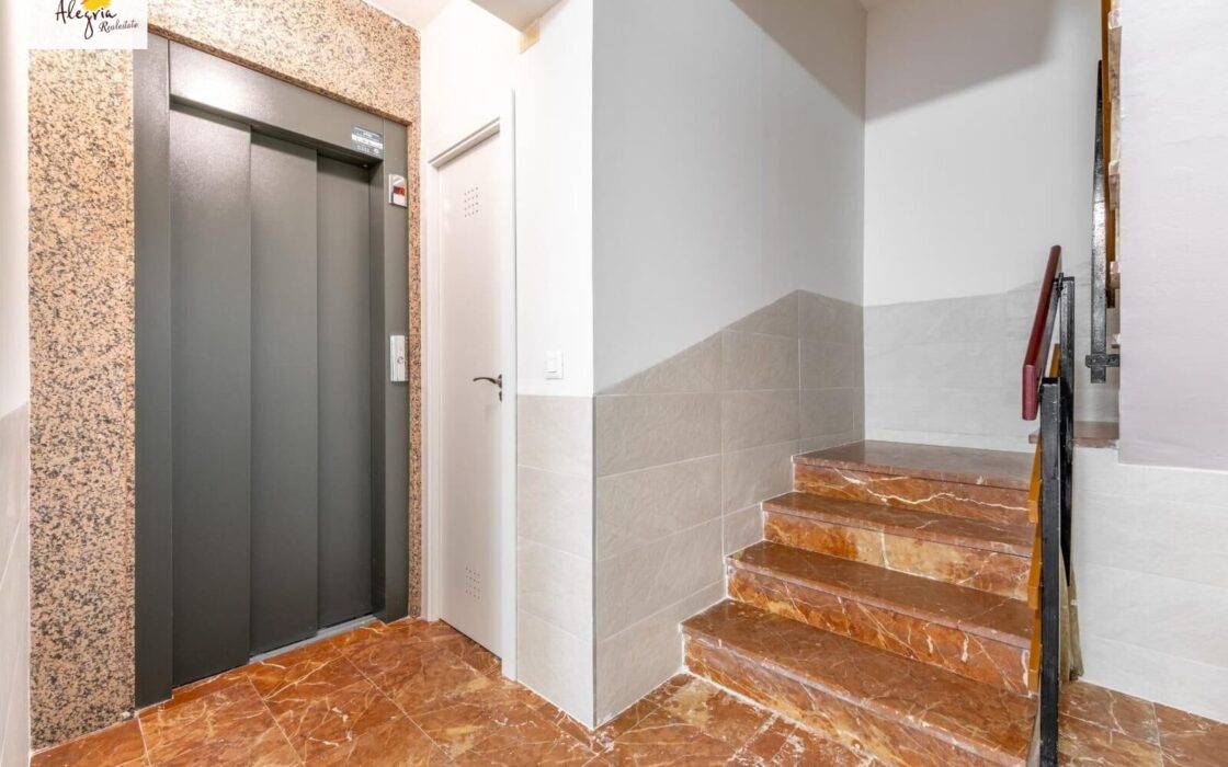 Затишна трикімнатна квартира в центрі Аліканте, 88 кв.м.