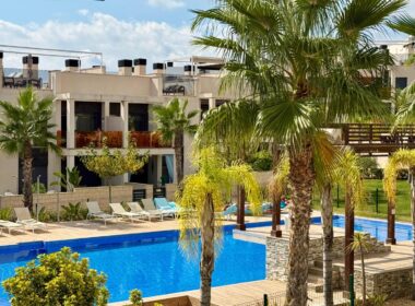 Бунгало с террасой и видом на Бенидорм в Финестрате 77 кв.м