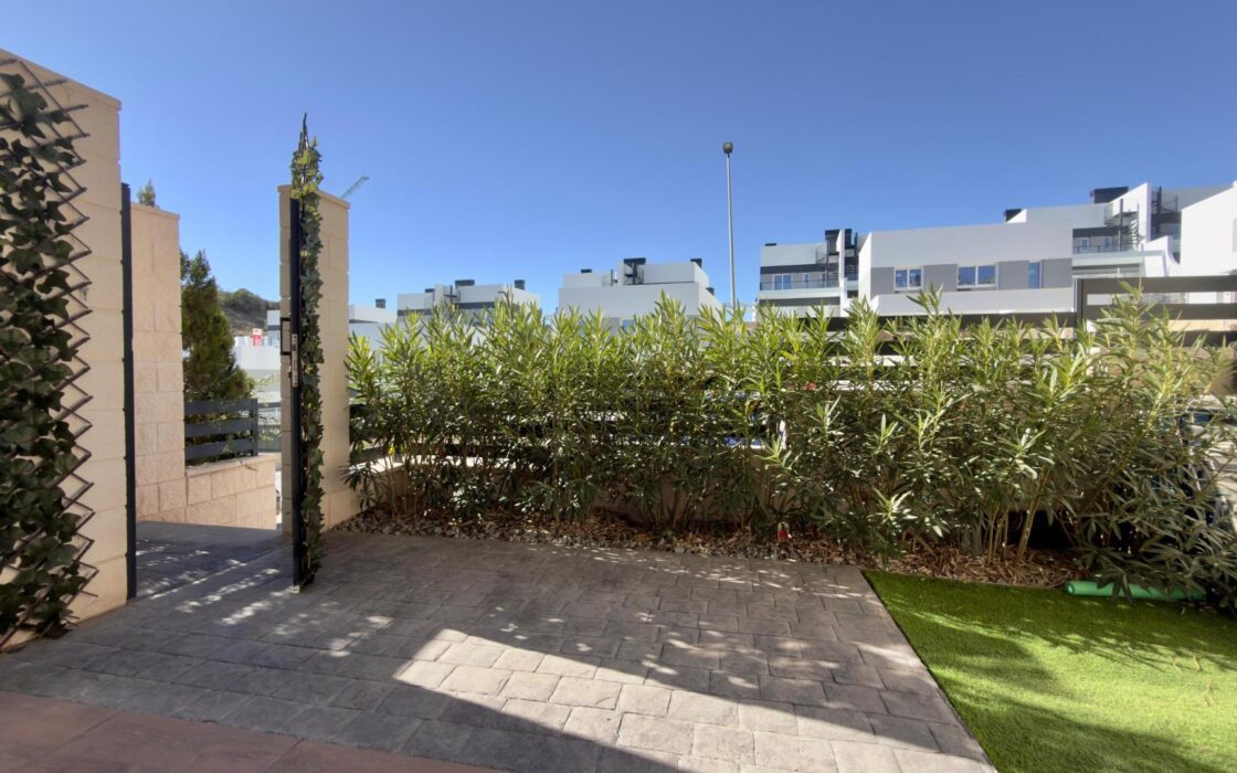 Бунгало з терасою та видом на Бенідорм у Фінестраті 77 кв.м