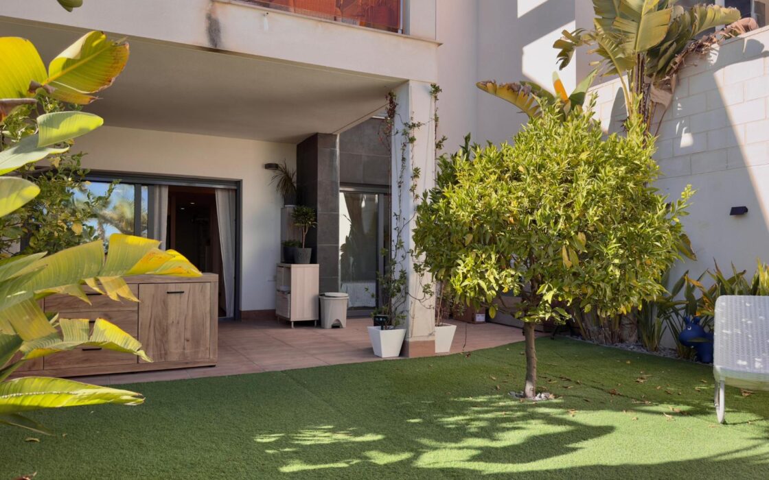 Бунгало з терасою та видом на Бенідорм у Фінестраті 77 кв.м