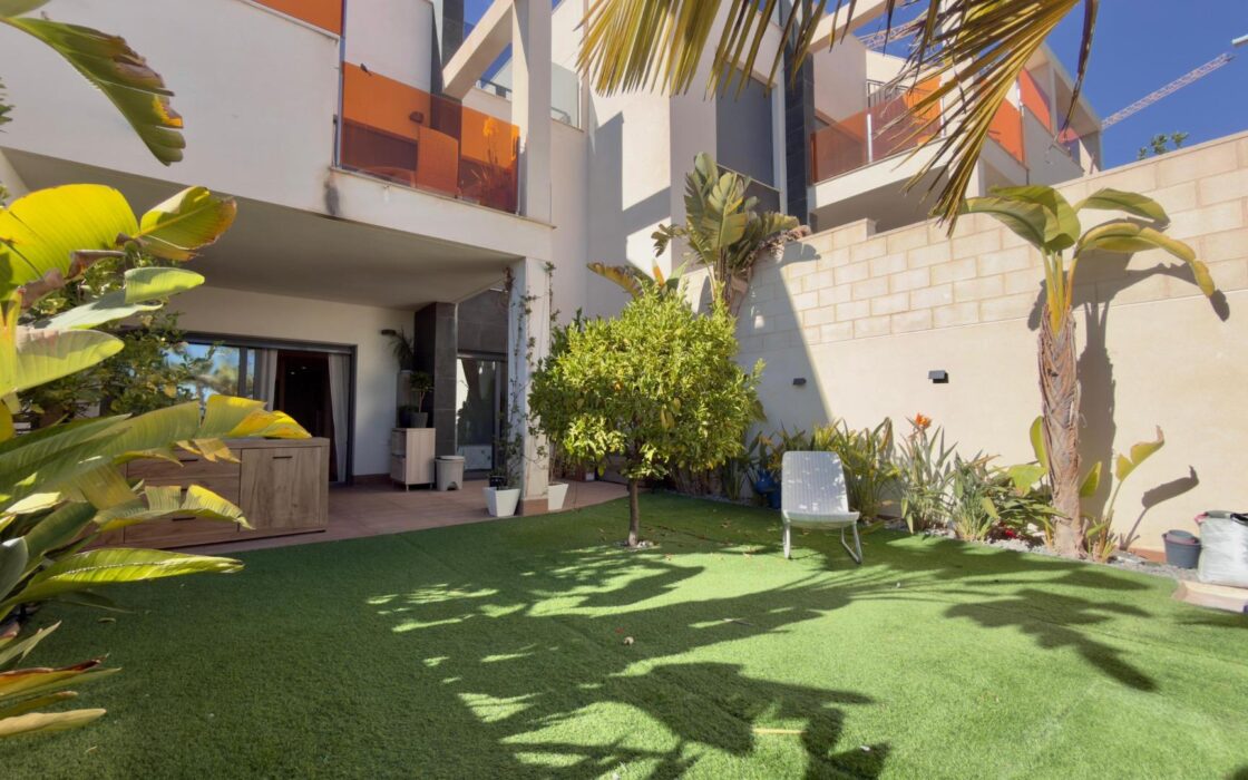 Бунгало з терасою та видом на Бенідорм у Фінестраті 77 кв.м