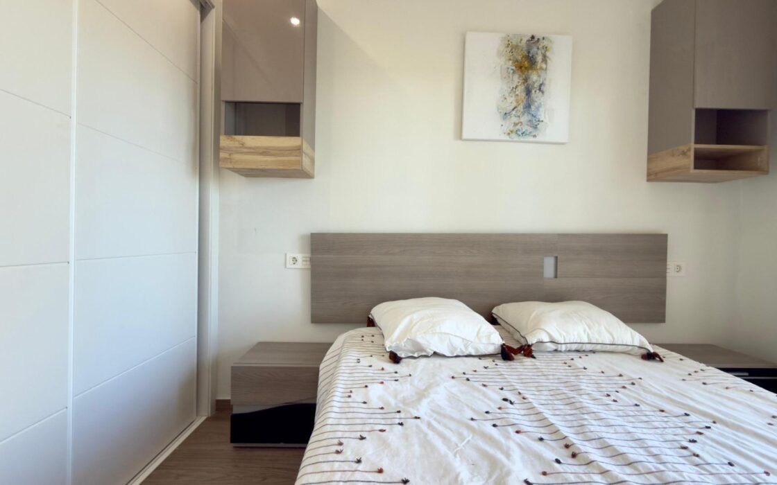 Бунгало з терасою та видом на Бенідорм у Фінестраті 77 кв.м