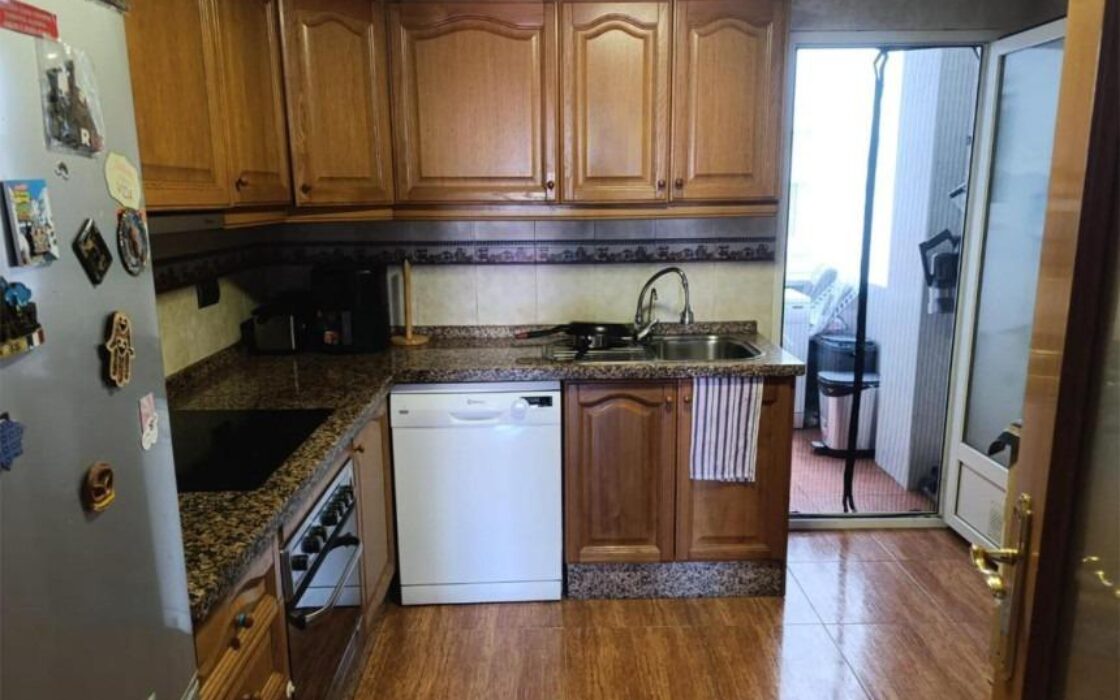 Апартаменты в Торревьехе 110 кв.м с четырьмя спальнями