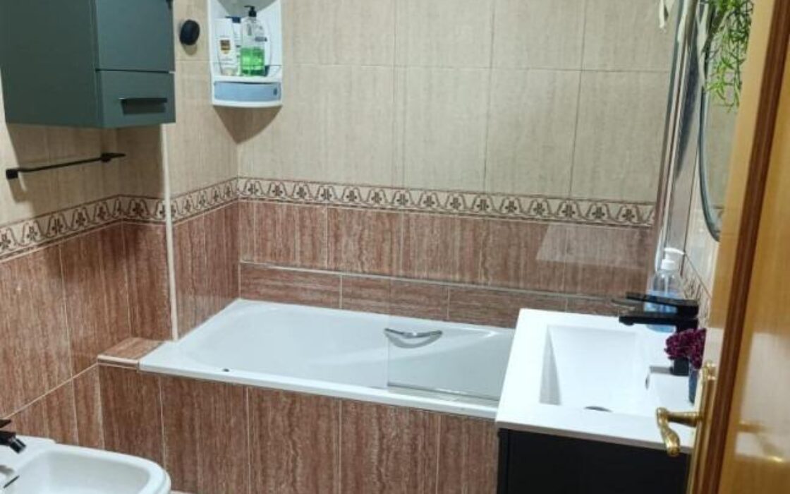 Апартаменты в Торревьехе 110 кв.м с четырьмя спальнями