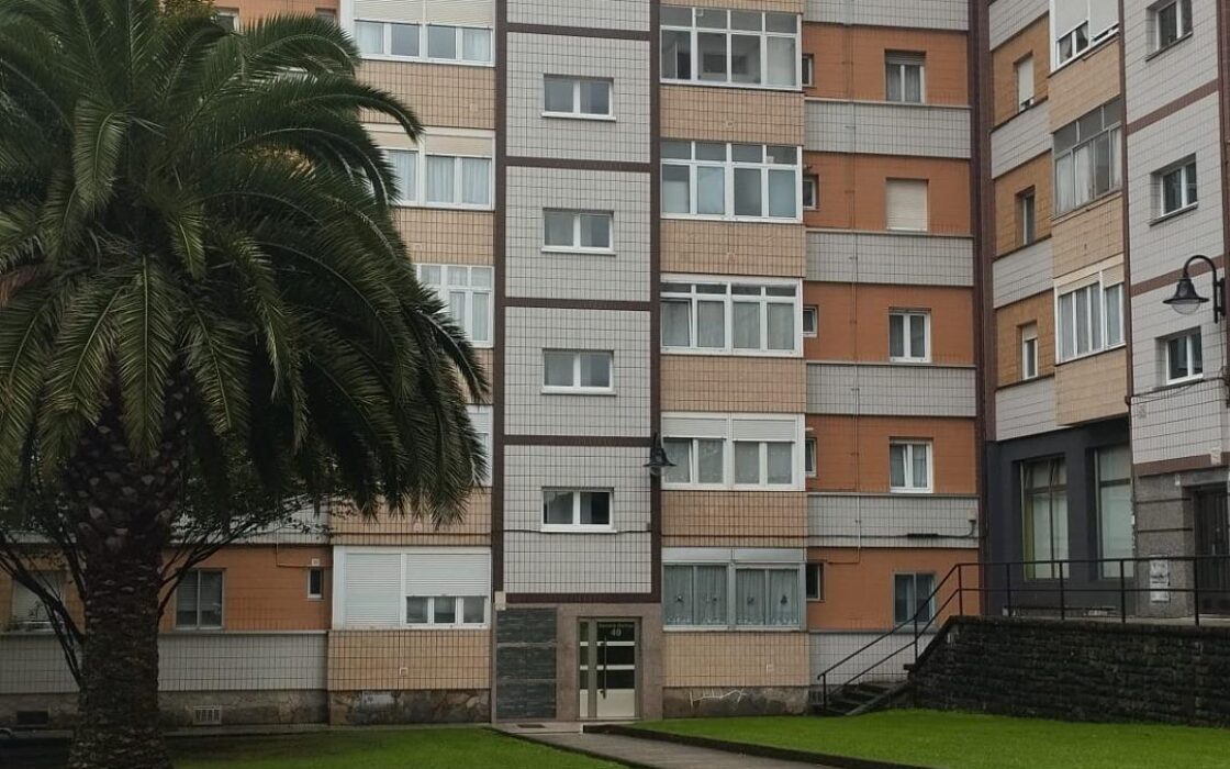 Апартаменты в Хихоне у моря, 94 кв.м, 4 комнаты, балкон