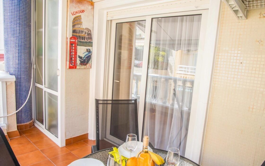 Апартаменты с террасой в Торревьехе 2 комнаты 60 кв.м