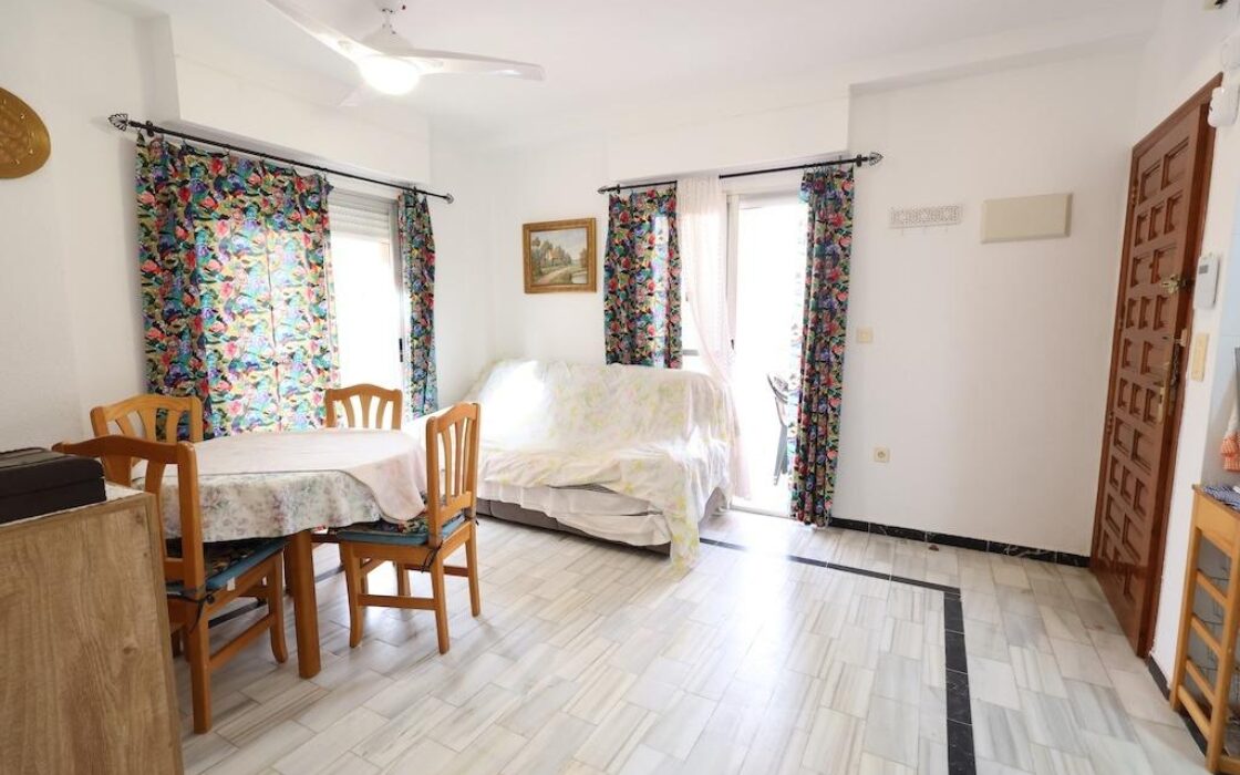 Апартаменты 67 кв.м с террасой в Торревьехе у моря