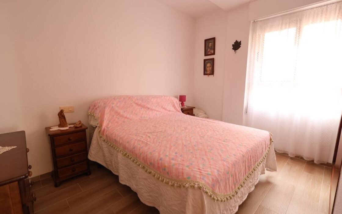 Апартаменты 67 кв.м с террасой в Торревьехе у моря