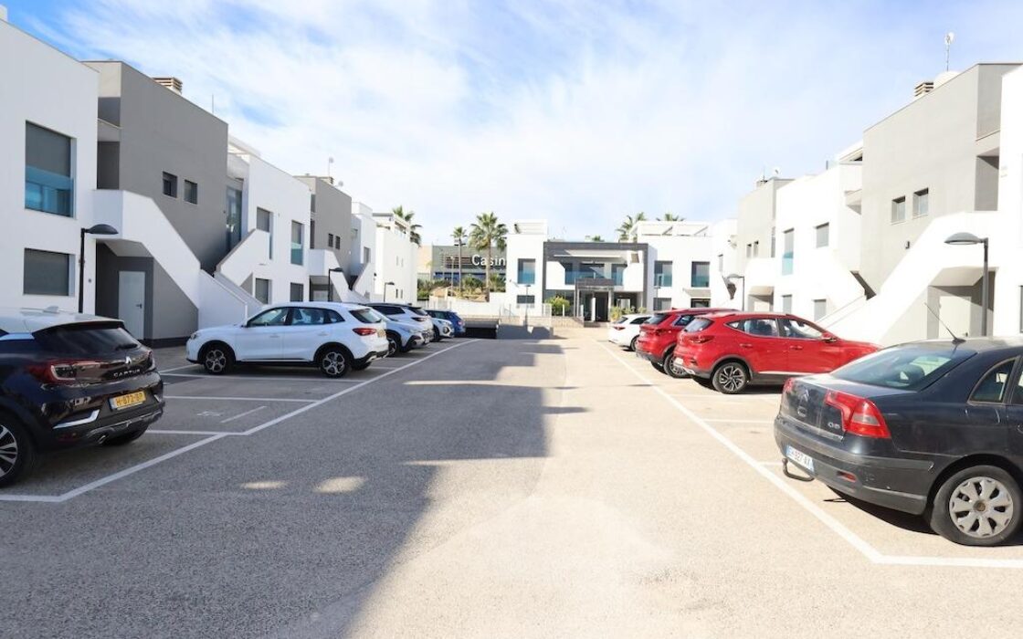 Апартаменти 77 кв.м у моря в Ориуэла Коста з терасою