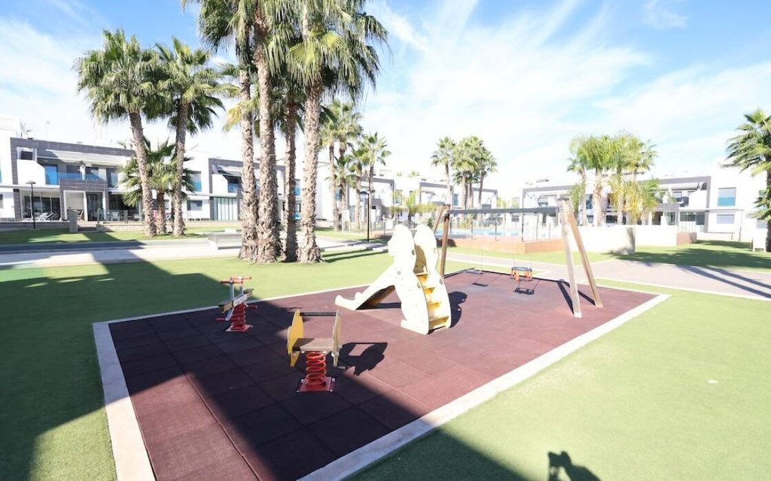 Апартаменти 77 кв.м у моря в Ориуэла Коста з терасою