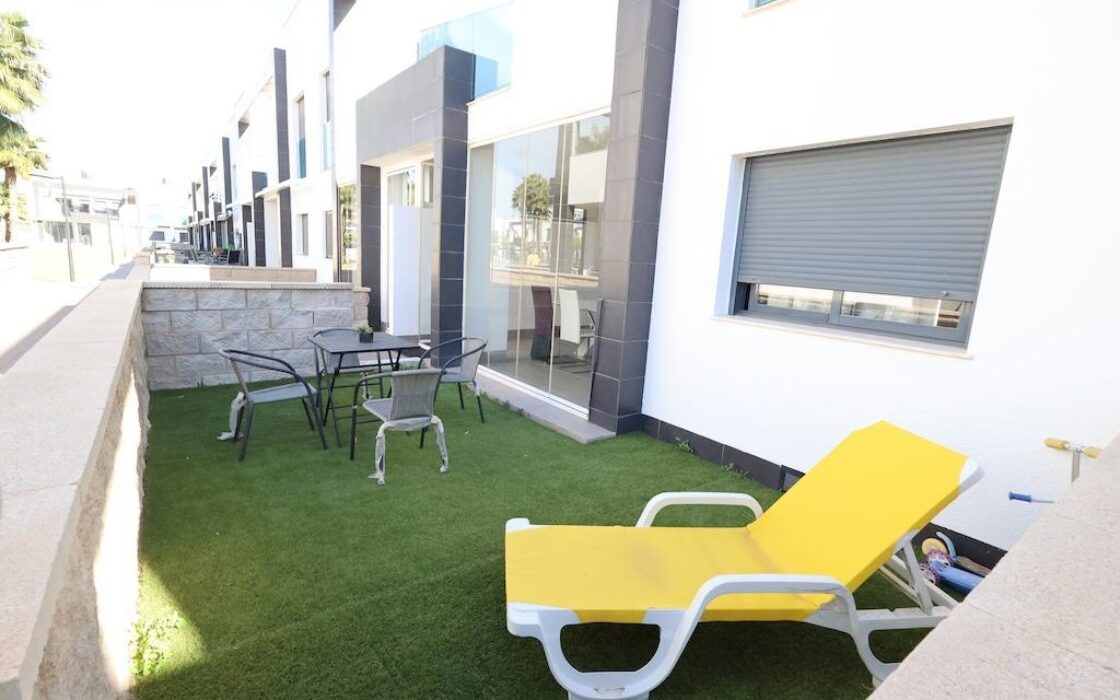 Апартаменти 77 кв.м у моря в Ориуэла Коста з терасою