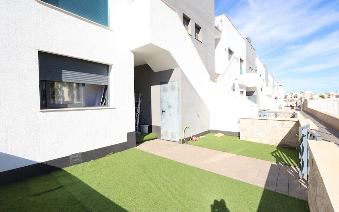 Апартаменти 77 кв.м у моря в Ориуэла Коста з терасою