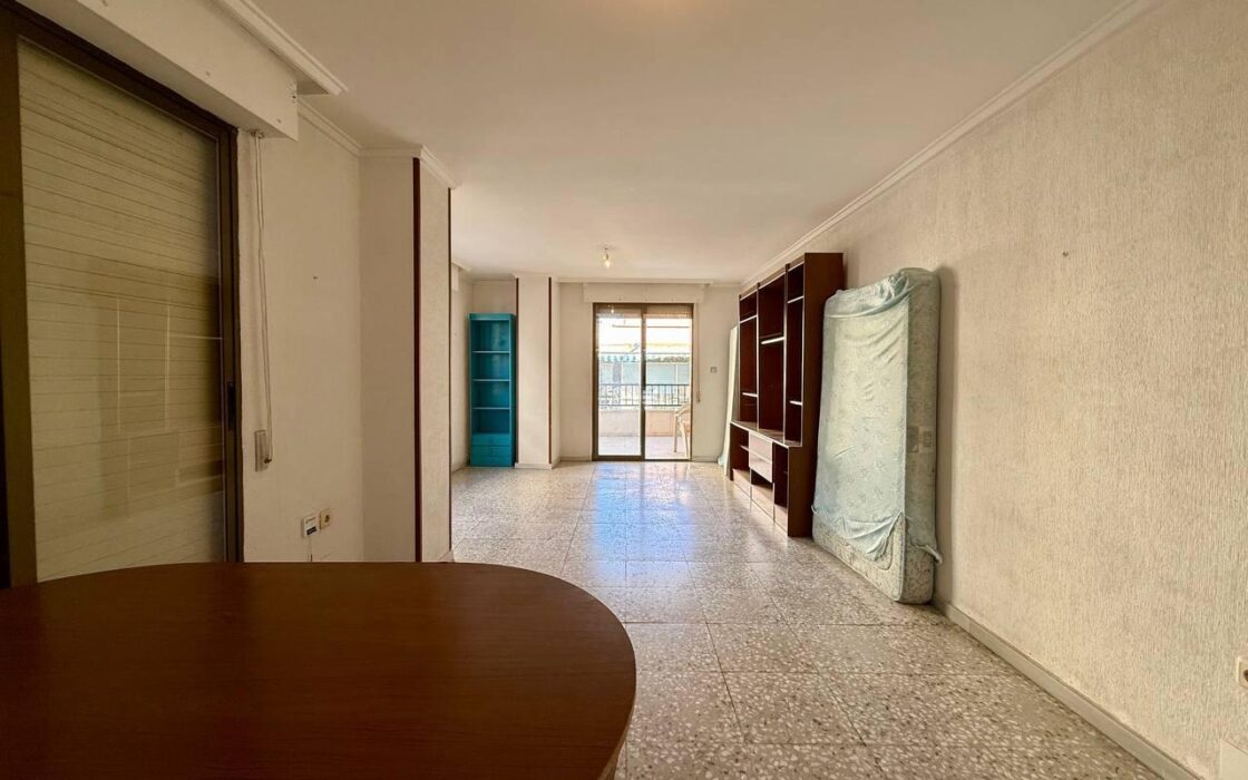 Апартаменты 119 кв.м у моря в Торревьехе с лифтом