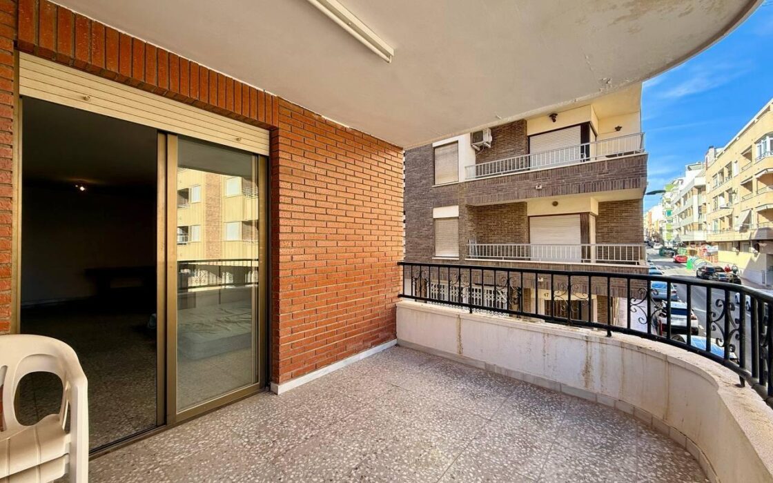 Апартаменты 119 кв.м у моря в Торревьехе с лифтом