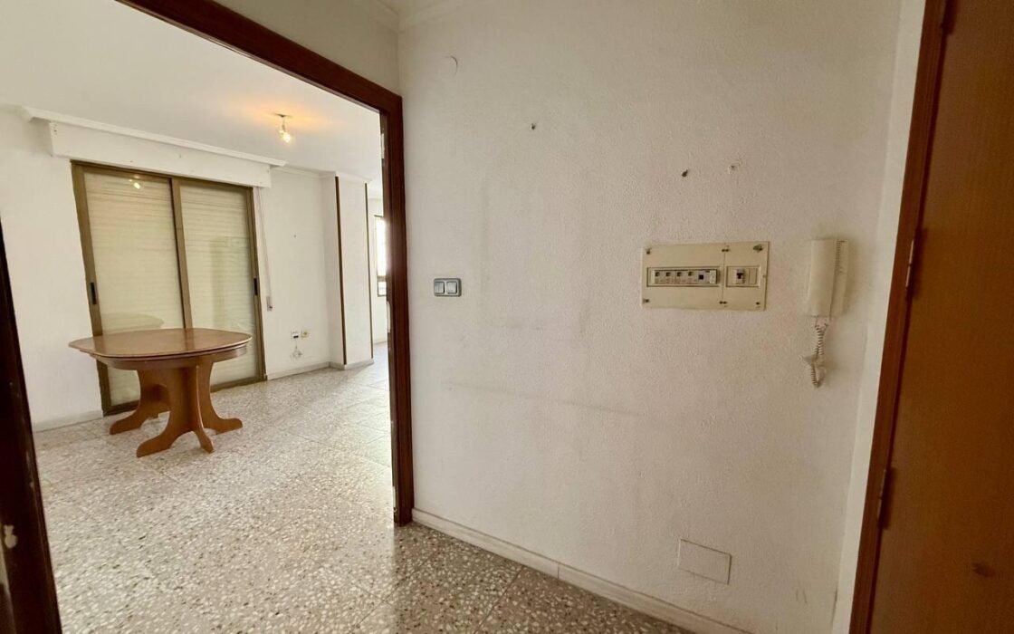 Апартаменты 119 кв.м у моря в Торревьехе с лифтом