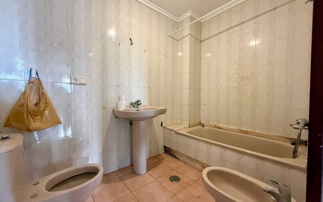 Апартаменты 119 кв.м у моря в Торревьехе с лифтом