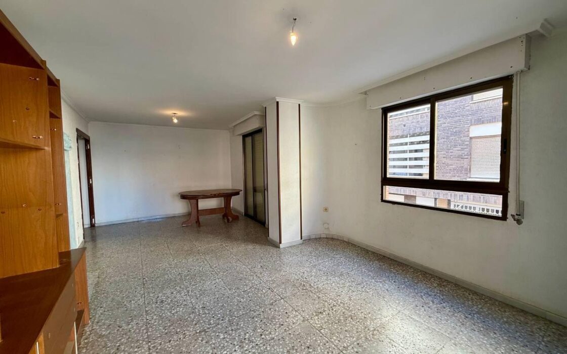 Апартаменты 119 кв.м у моря в Торревьехе с лифтом