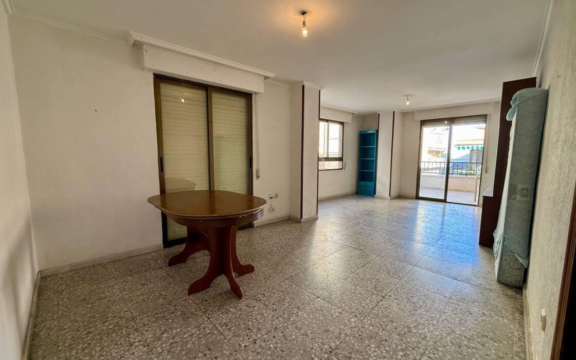 Апартаменты 119 кв.м у моря в Торревьехе с лифтом