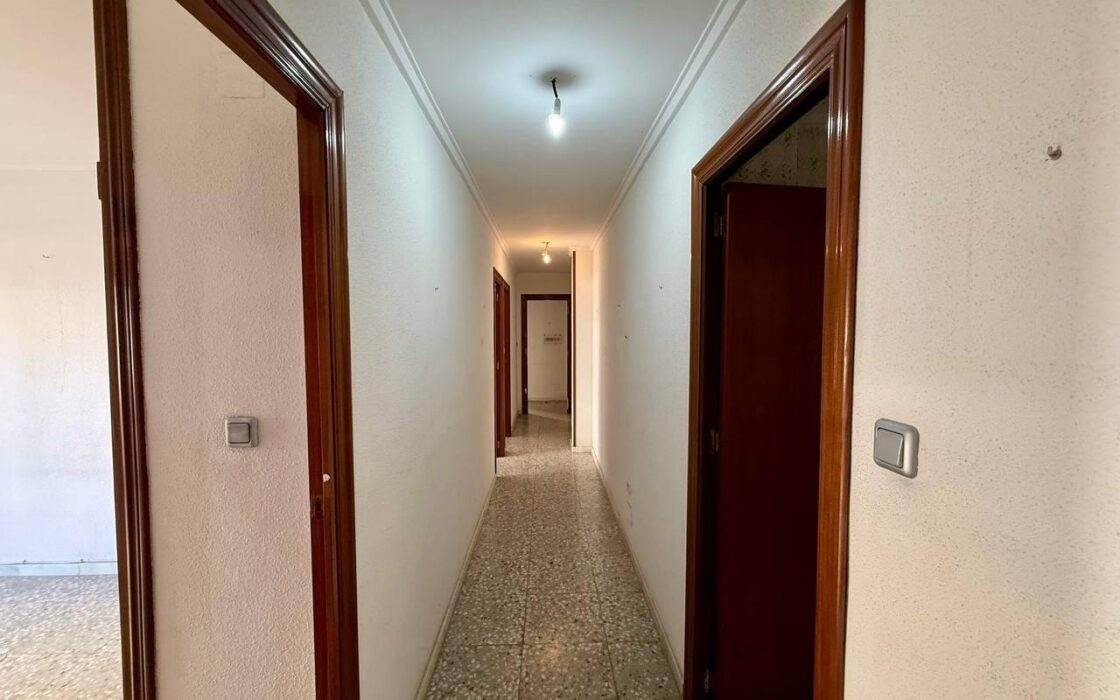 Апартаменты 119 кв.м у моря в Торревьехе с лифтом