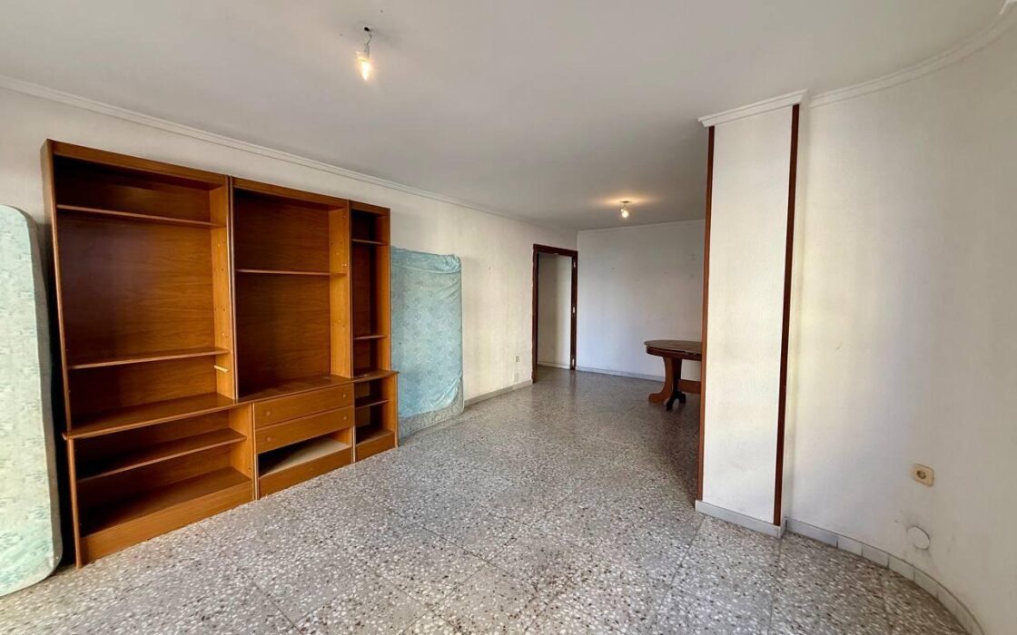 Апартаменты 119 кв.м у моря в Торревьехе с лифтом