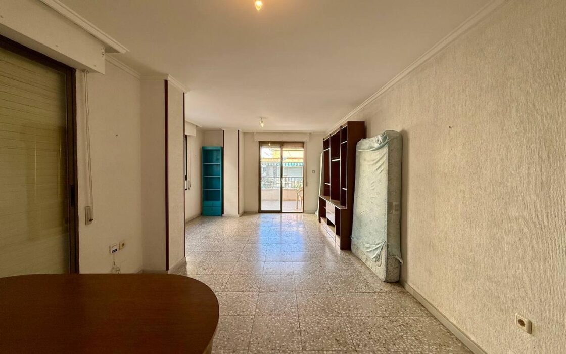 Апартаменты 119 кв.м у моря в Торревьехе с лифтом