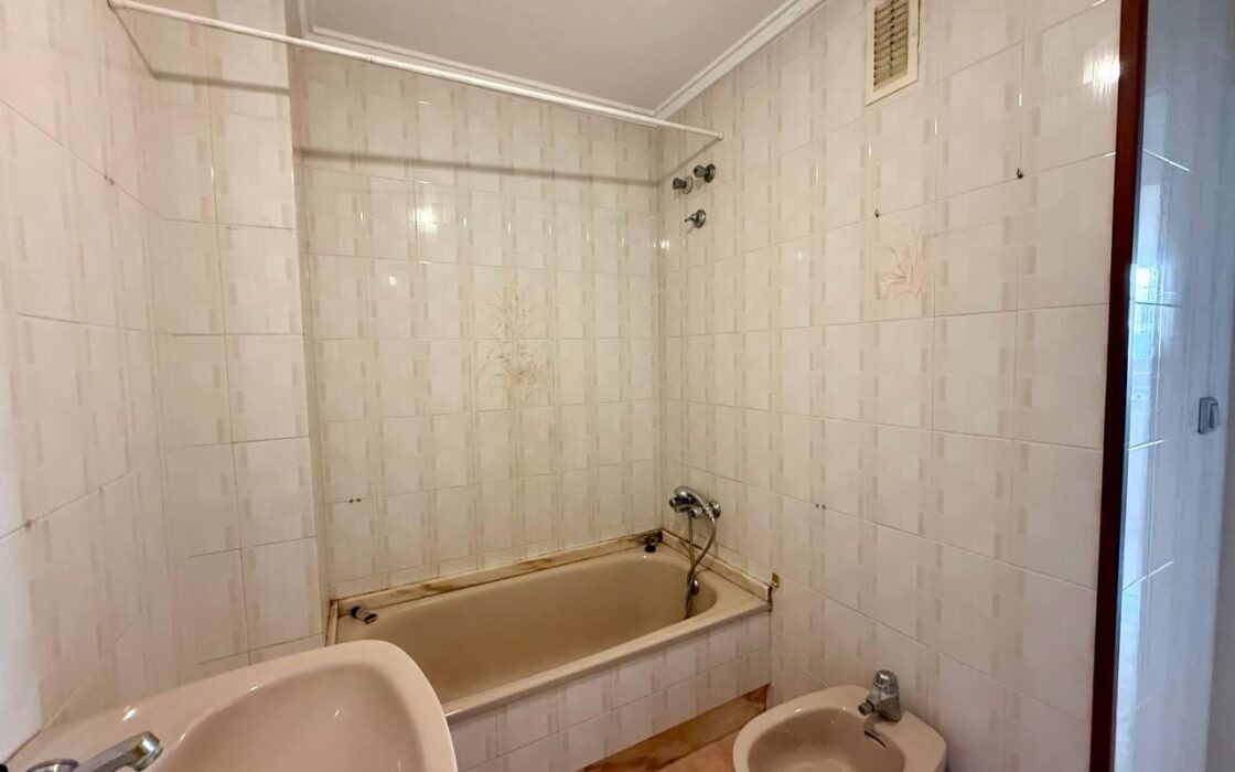 Апартаменты 119 кв.м у моря в Торревьехе с лифтом