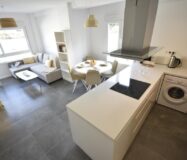 Трикімнатні апартаменти в Кампамор біля пляжу з басейном