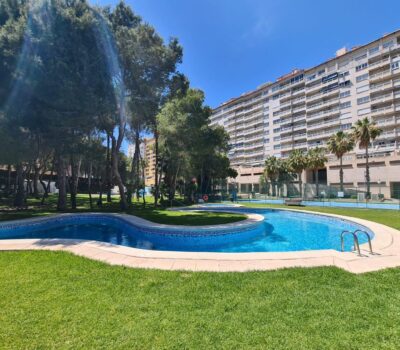 Трикімнатні апартаменти в Кампамор біля пляжу з басейном