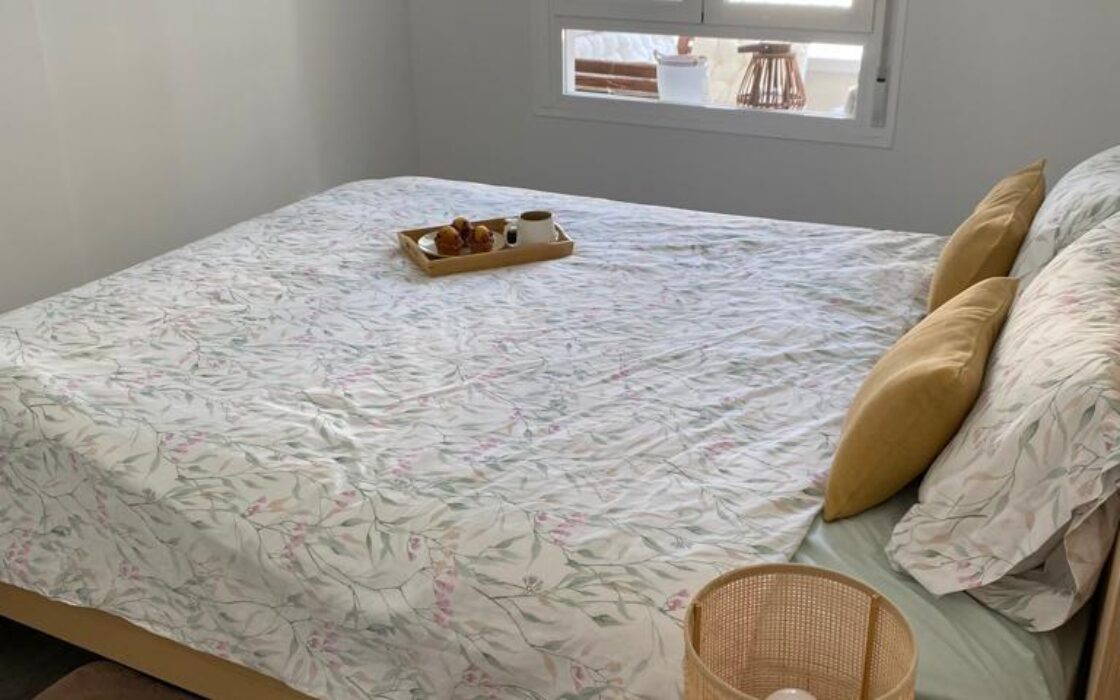 Трикімнатні апартаменти в Кампамор біля пляжу з басейном