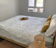 Трикімнатні апартаменти в Кампамор біля пляжу з басейном