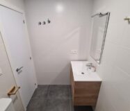 Трикімнатні апартаменти в Кампамор біля пляжу з басейном