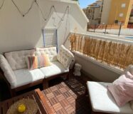 Трикімнатні апартаменти в Кампамор біля пляжу з басейном