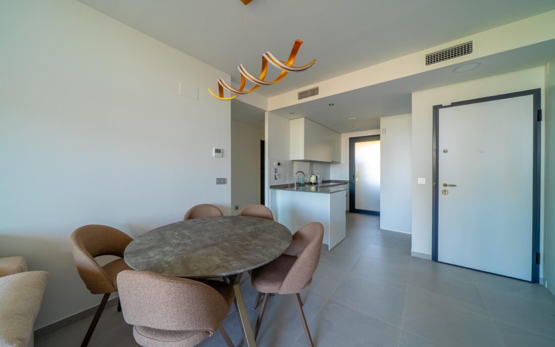 Новая квартира с террасой и морским видом в Бенидорме 98 кв.м