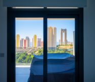 Новая квартира с террасой и морским видом в Бенидорме 98 кв.м