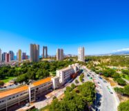 Новая квартира с террасой и морским видом в Бенидорме 98 кв.м