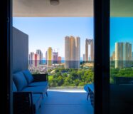 Новая квартира с террасой и морским видом в Бенидорме 98 кв.м