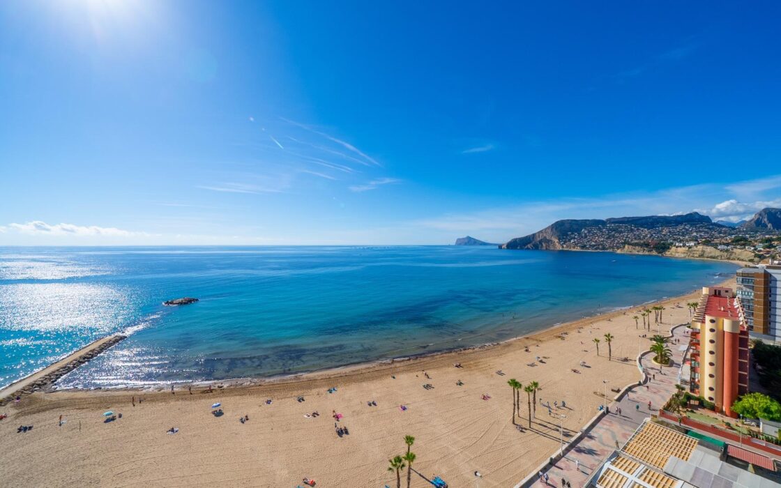 Апартамент в Кальпе 4 кімнати з терасою та видом на море