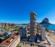 Апартамент в Кальпе 4 кімнати з терасою та видом на море