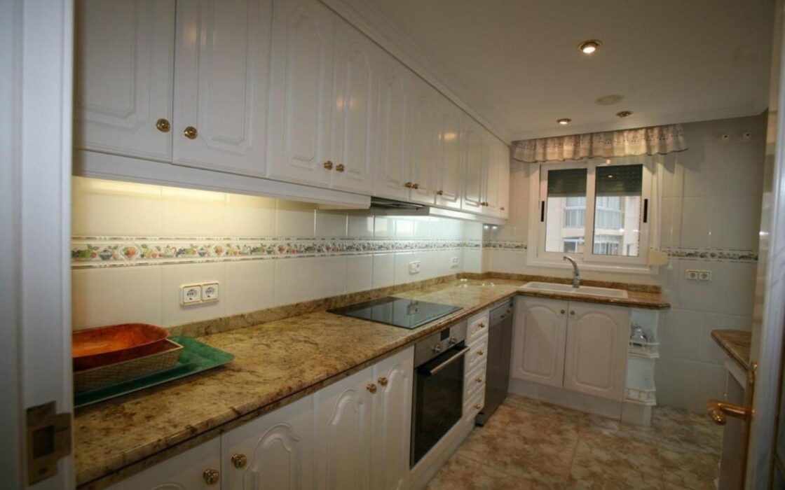 Квартира з терасою та видом на море в Кальпе, 140 кв.м.