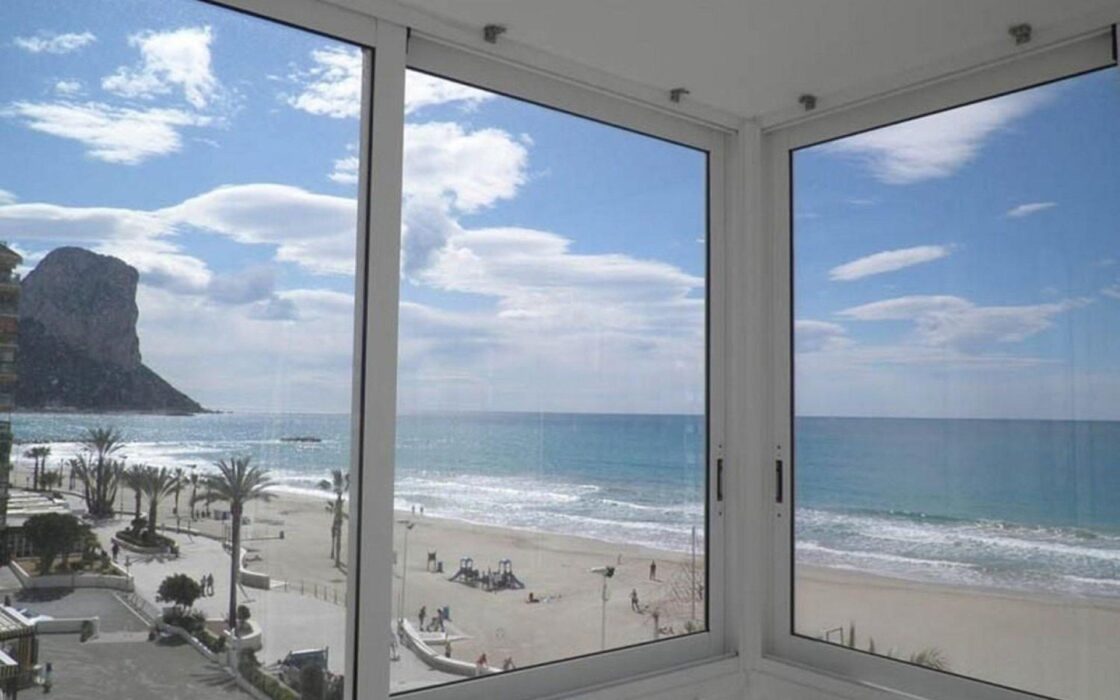 Квартира з терасою та видом на море в Кальпе, 140 кв.м.