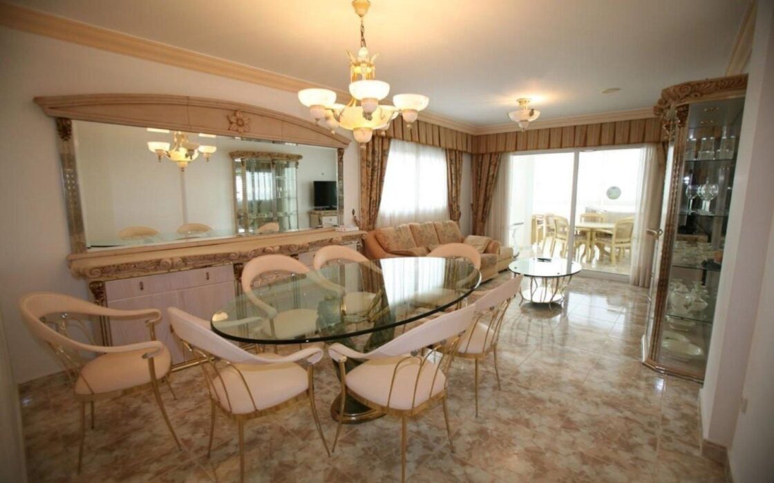 Квартира з терасою та видом на море в Кальпе, 140 кв.м.