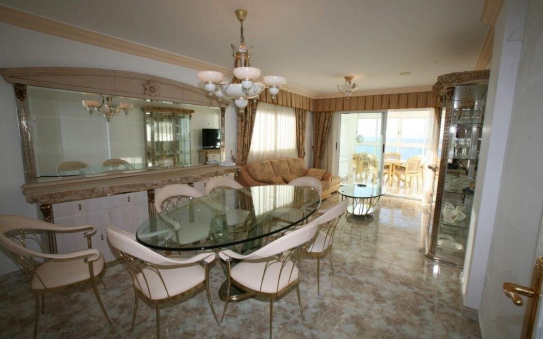 Квартира з терасою та видом на море в Кальпе, 140 кв.м.