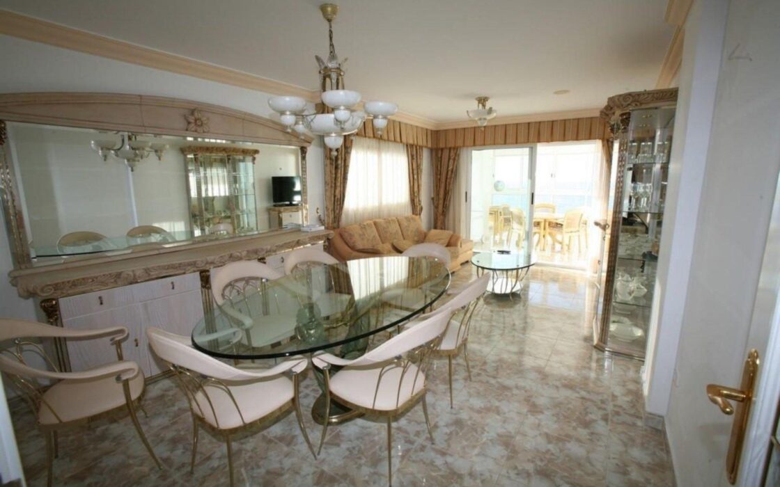 Квартира з терасою та видом на море в Кальпе, 140 кв.м.