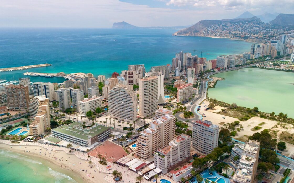 Квартира з терасою та видом на море в Кальпе, 140 кв.м.