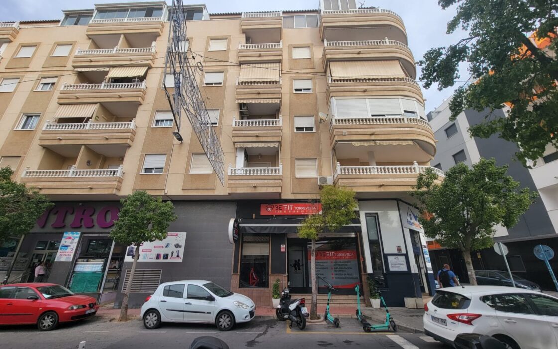 Апартаменти 56 кв.м в Торрев’єсі, 300 м до моря