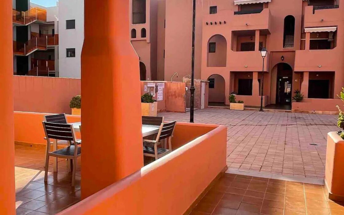 Апартаменты в Торревьехе 3 комнаты с террасой у моря