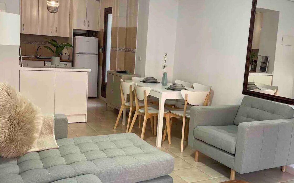 Апартаменты в Торревьехе 3 комнаты с террасой у моря