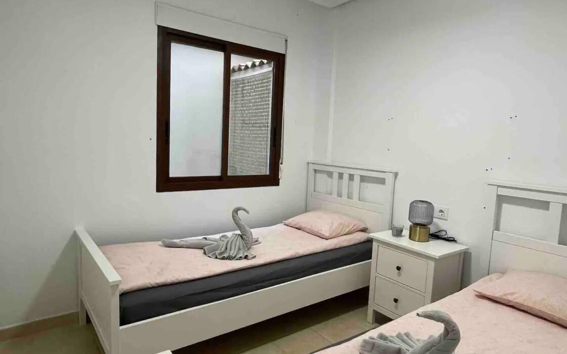 Апартаменты в Торревьехе 3 комнаты с террасой у моря